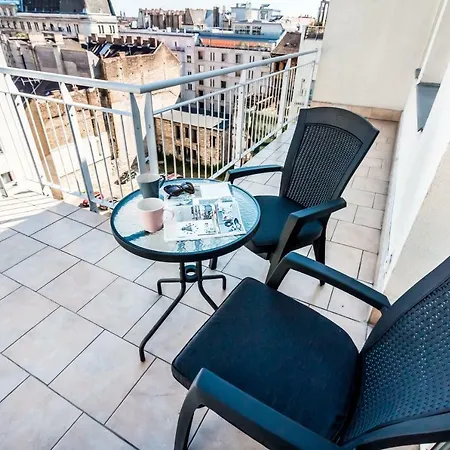 Akacfa Rooftop 2 *